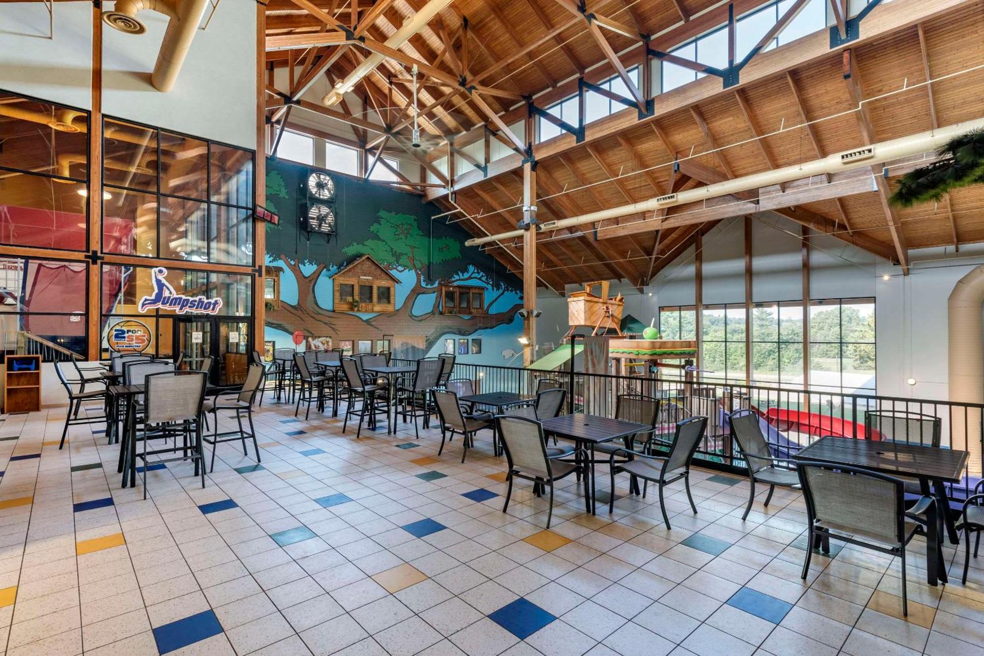 Three Bears Resort Waterpark Near Tomah Ascend Collection Warrens エクステリア 写真