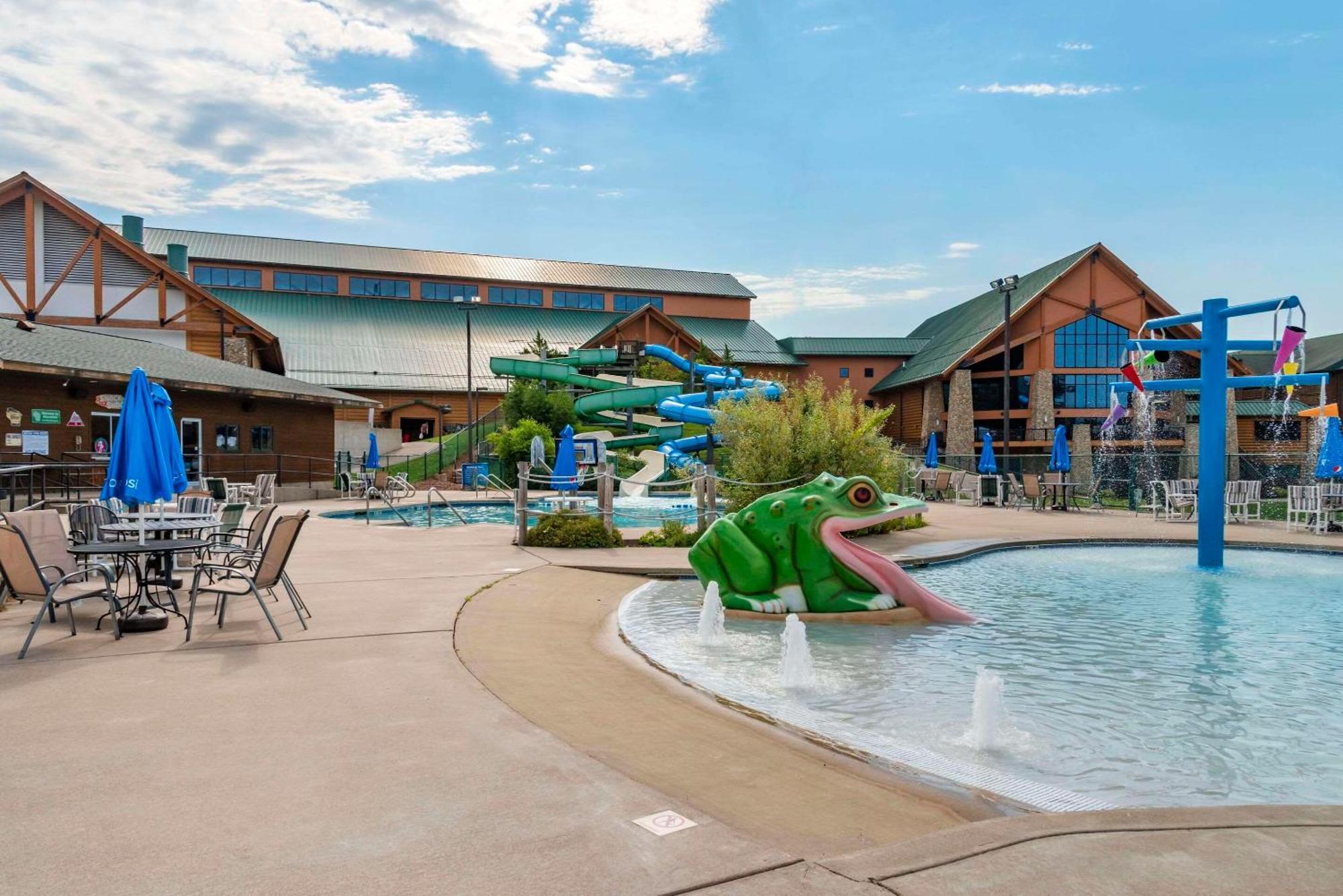 Three Bears Resort Waterpark Near Tomah Ascend Collection Warrens エクステリア 写真