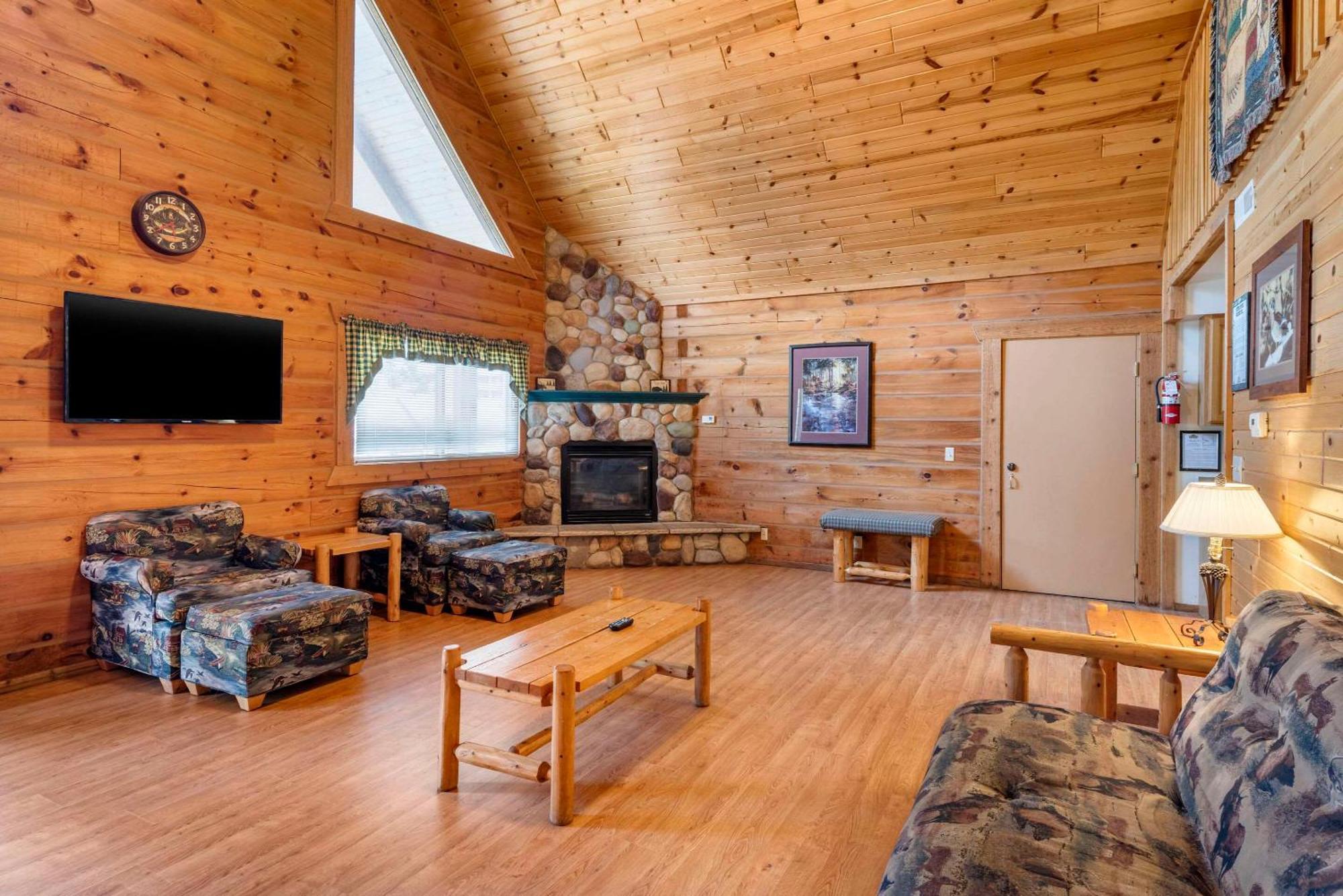 Three Bears Resort Waterpark Near Tomah Ascend Collection Warrens エクステリア 写真