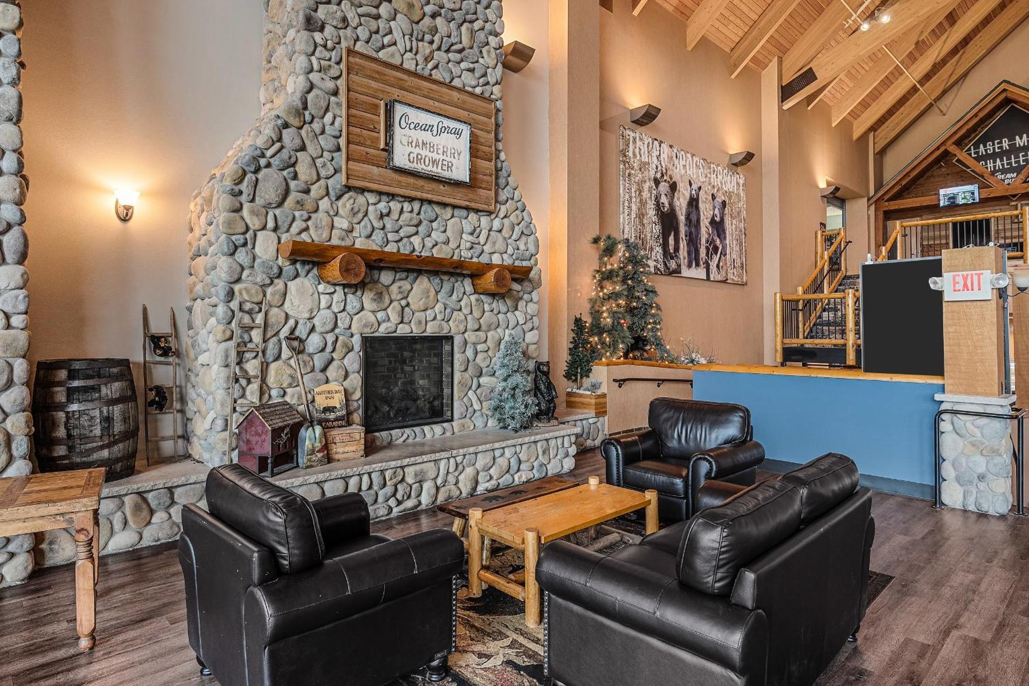 Three Bears Resort Waterpark Near Tomah Ascend Collection Warrens エクステリア 写真